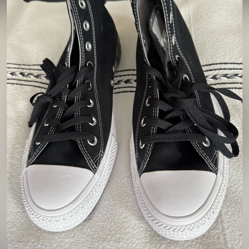Converse Black High-tops size 11 - Picture 4 of 6